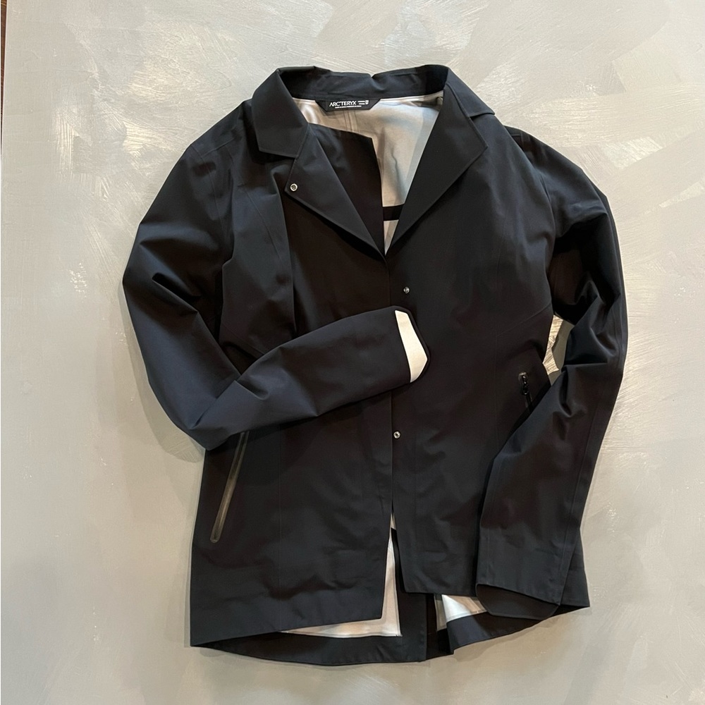 Arcteryx A2B Women’s Hardshell Blazer, Black Size XS
